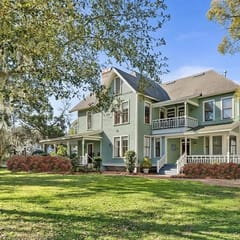 Sleeps 16 in Downtown Gainesville: 7 BR/ 7.5 BA, Huge Porches/ Perfect for Events