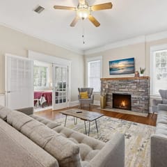 Sleeps 15 Walk to UF, Downtown 50 Restaurants near by