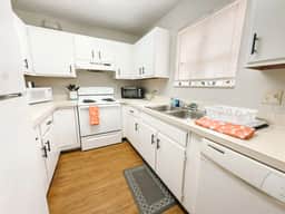 2 bed/1.5 bath next to Celebration Pointe + Butler Plaza + POOL!