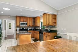 5 Bedroom House Walking Distance to UF/ Swamp