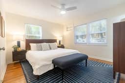 Beautiful Home Walking Distance to UF Stadium