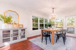 Beautiful Home Walking Distance to UF Stadium