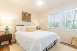Beautiful Home Walking Distance to UF Stadium