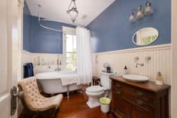 Downtown Beautiful 5 Bedroom with Large Yard