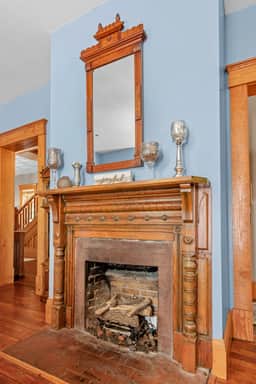 Downtown Beautiful 5 Bedroom with Large Yard