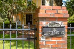 Downtown Beautiful 5 Bedroom with Large Yard