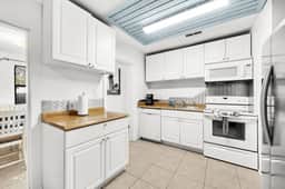 Downtown Duplex- Spacious and Comfy 2 Bedroom