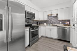 Fun Family Home Near UF w/ Game Room & Patio