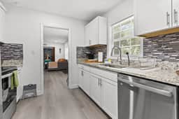 Gator Pad Near UF – Sleeps 7 w/ Game Room
