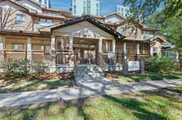 One Block to UF Campus!  1bed 1bath