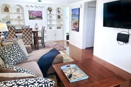 StayGainesville's Peaceful Condo Near UF / Shands