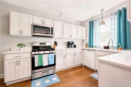 Walk to UF + Shands | Ultimate Tailgate House - Image 2