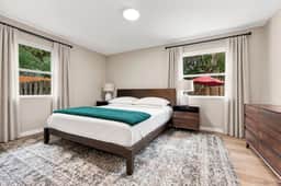 Gator Getaway | Walk to UF & Stadium | Sleeps 12 - Image 3