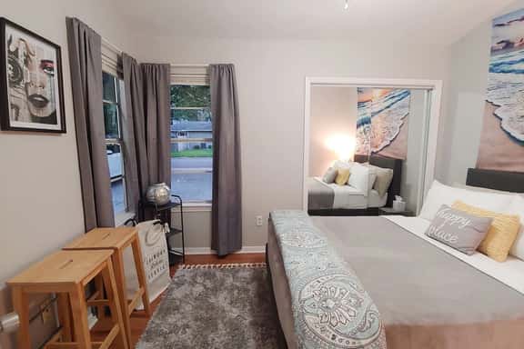 Centrally located 2 bedroom condo for 6 people - Image 1