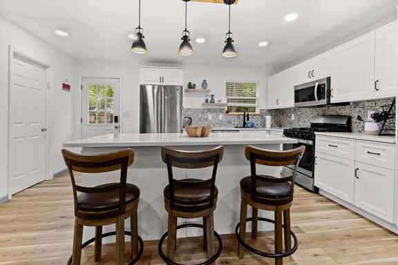 Peaceful Pet-Friendly Home with Fenced Yard - Image 1