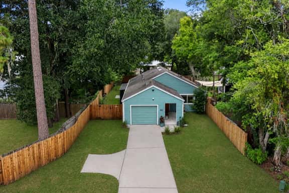 Near UF & Downtown | Spacious Home + Backyard - Image 1