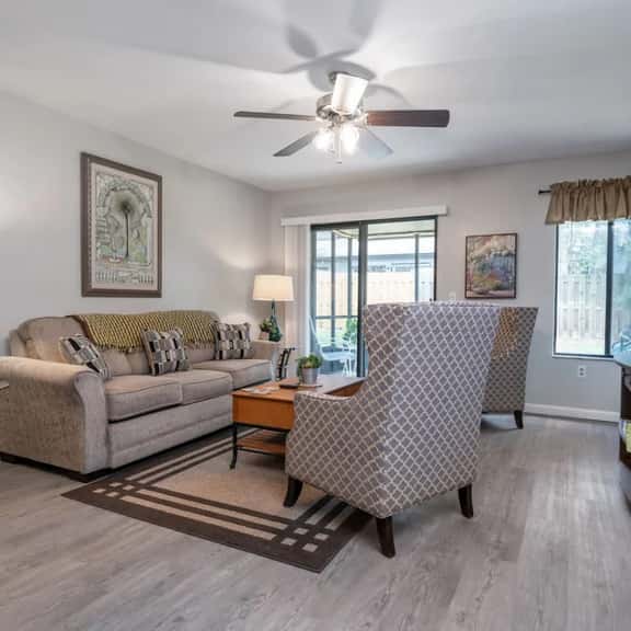 2 bedroom condo Butler plaza - Image 1