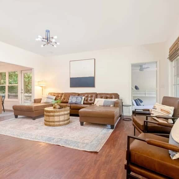 Beautiful Home Walking Distance to UF Stadium - Image 1