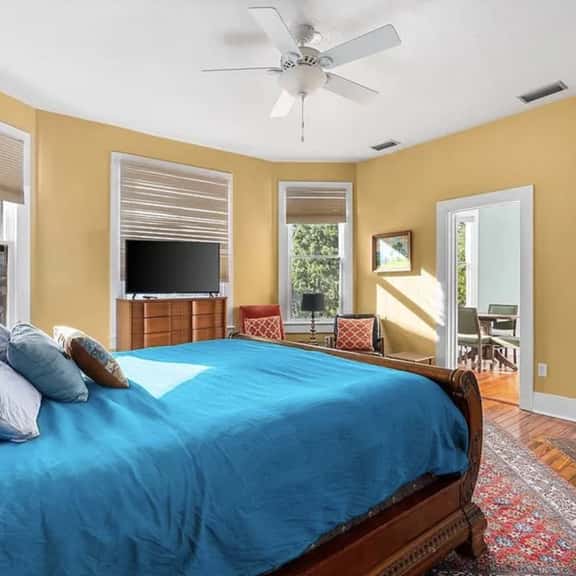 Beautiful, Historic 1 BR Apartment- Walk Downtown -The Turret - Image 1
