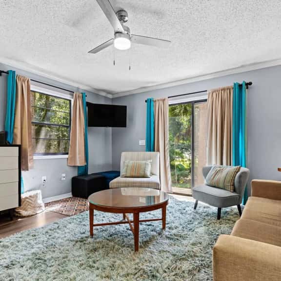 Quiet Peaceful Townhome 2 BR/ 2.5 Bath - Location! - Image 1