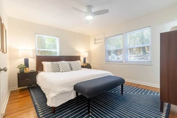 Beautiful Home Walking Distance to UF Stadium