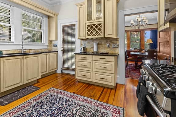 Downtown 2 BR Home w/ Yard + Work Space + Free Parking