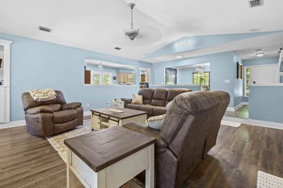 Family & Pet-Friendly 4BR w/ Pool & Backyard
