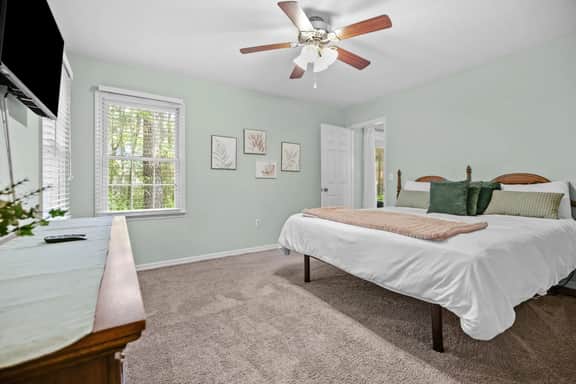 Peaceful Haile Cottage | Trails + Deck + Near UF