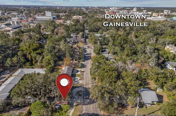 Spacious & Comfy 2 BR Duplex- Downtown