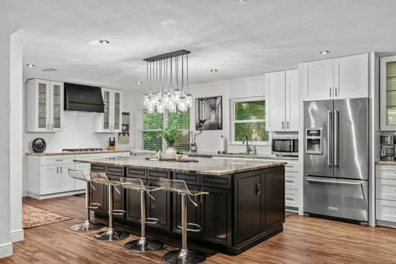 Spacious 4BR Home Near UF - Perfect for Families