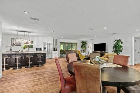 Spacious 4BR Home Near UF - Perfect for Families