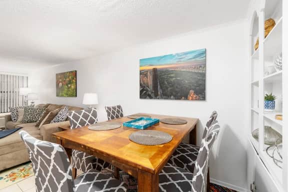 StayGainesville's Peaceful Condo Near UF / Shands