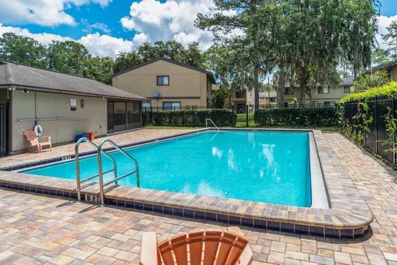 2 bed/1.5 bath next to Celebration Pointe + Butler Plaza + POOL!