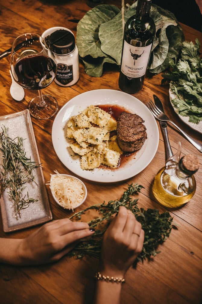 Embers Wood Grill: Gainesville’s Premier Dining Destination