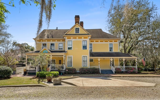 The Ultimate Gator Fan Home: The Laurel Oak Estate in Gainesville