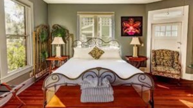 Hodges Apartments at The Camellia Rose Inn