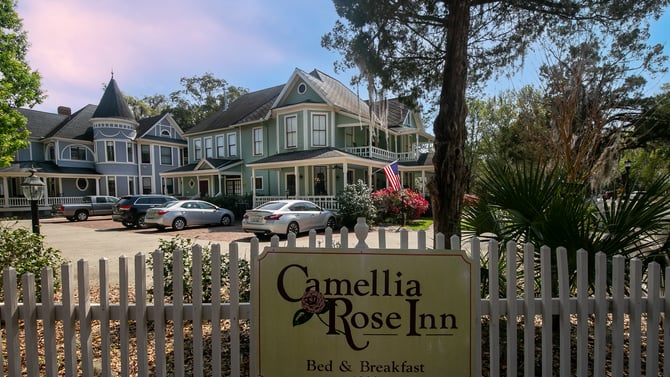 The Camellia Rose Inn welcomes business travelers!